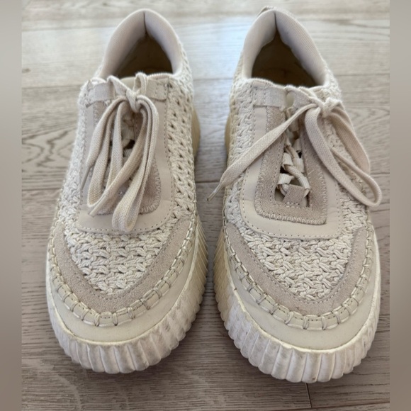 Dolce Vita Dolen Sneakers in Sandstone Knit color
Size 8.5 - Picture 6 of 13